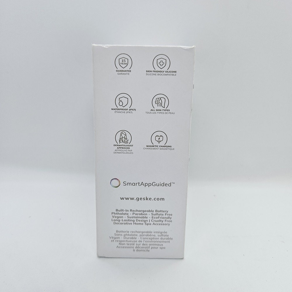 Hello Kitty x GESKE Skincare Bundle -‎ Thermo Facial Brush & Hydration Refresher - Picture 5 of 16